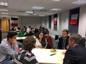 The first Café débats of the Insitute in full swing